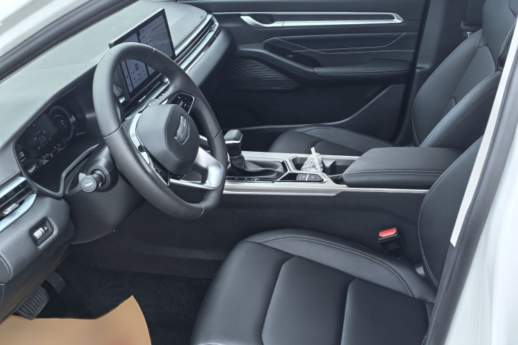 GEELY Emgrand 2025 car image #18