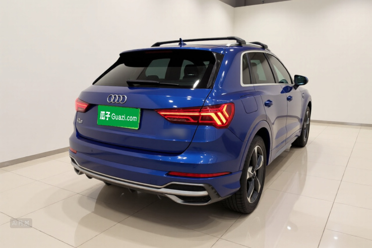 Audi Q3 2021 car image #7