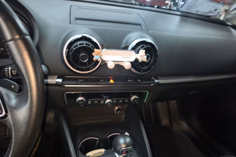 Audi A3 2016 car image #13