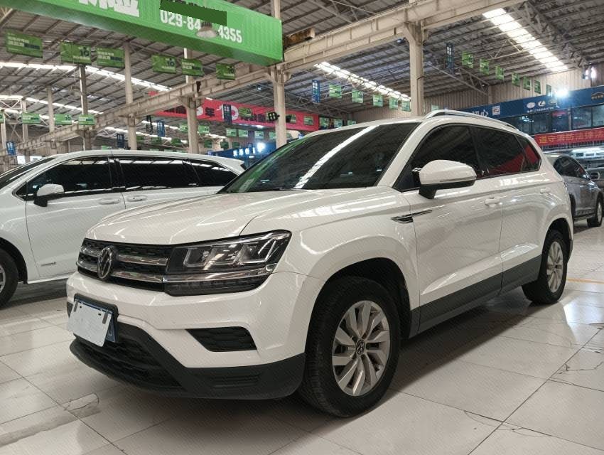 2023 2023 immagine di auto