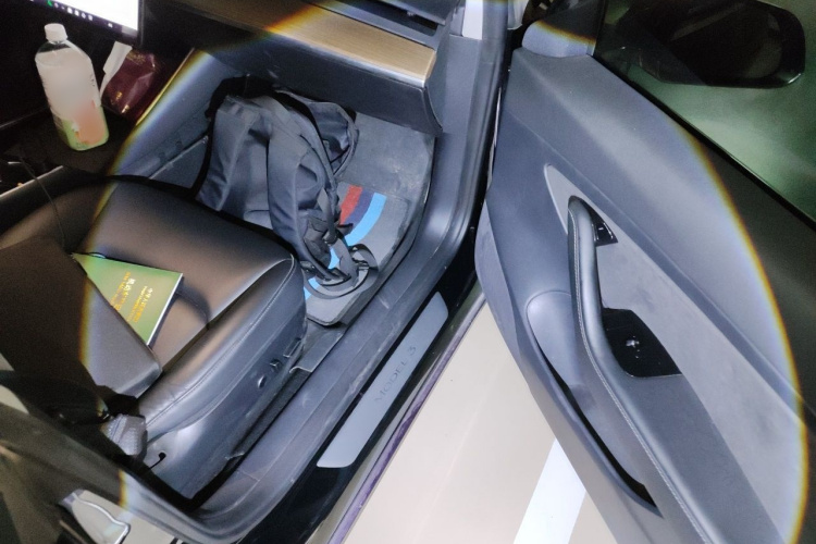 Tesla Model 3 2020 car image #27