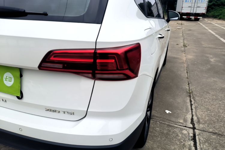 Volkswagen Tharu 2021 car image #8