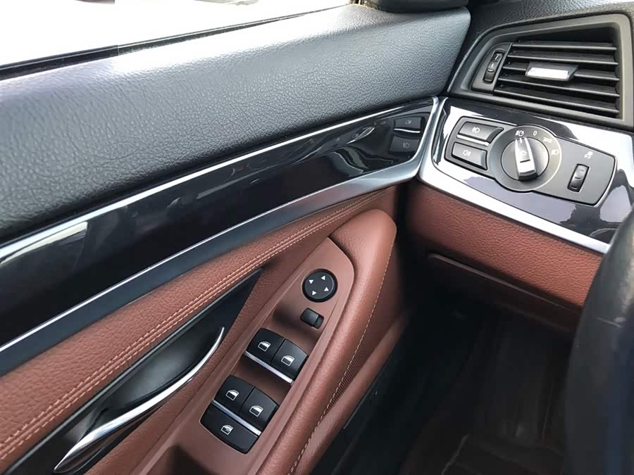 BMW 5 Series (Imported) 2014 car image #25