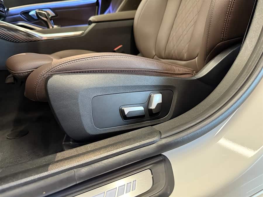 BMW i4 M50 2022 #25 BMW i4 M50 2022 car image #25