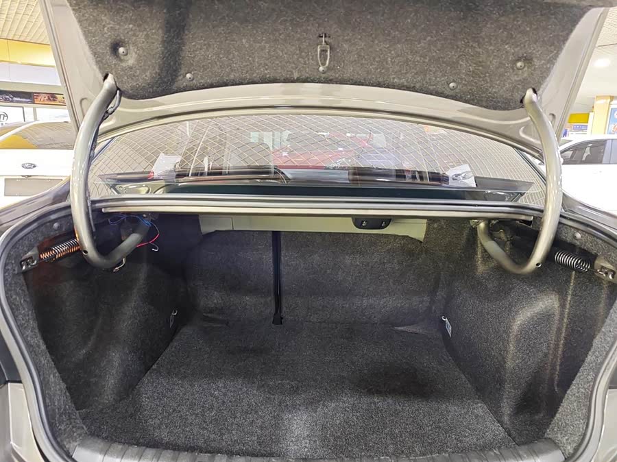 Volkswagen Bora 2015 immagine di auto #25