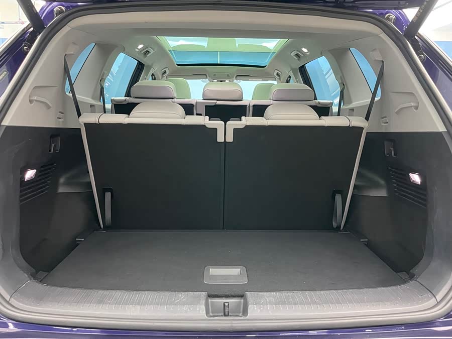 Volkswagen ID.6 X 2021 car image #25