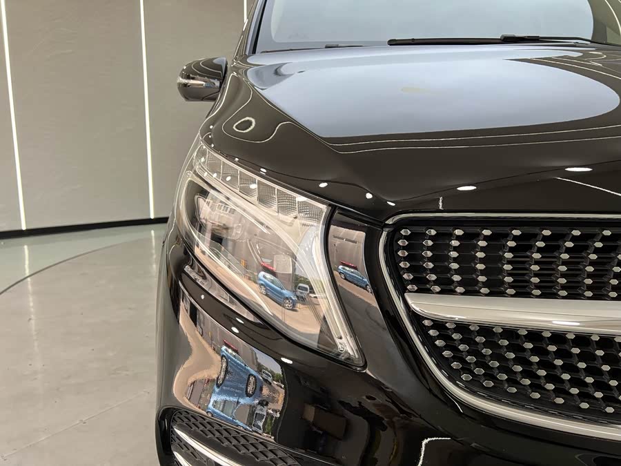 Mercedes-Benz V Class 2022 immagine di auto #25