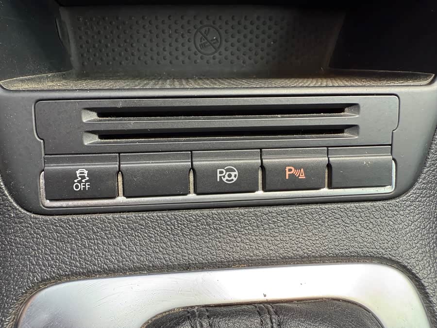 Volkswagen Golf (Imported) 2012 imagem de carro #25