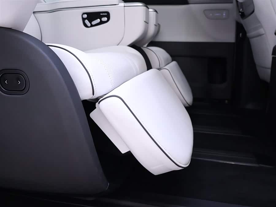 Xpeng X9 2024 immagine di auto #25