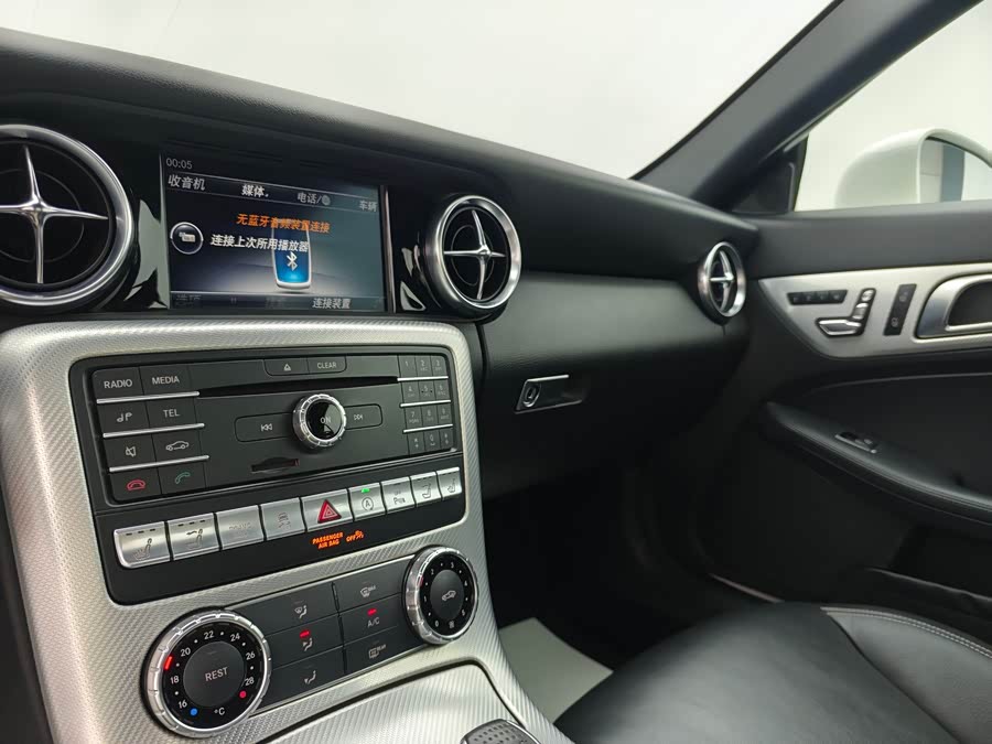 Mercedes-Benz SLC Class 2017 car image #25