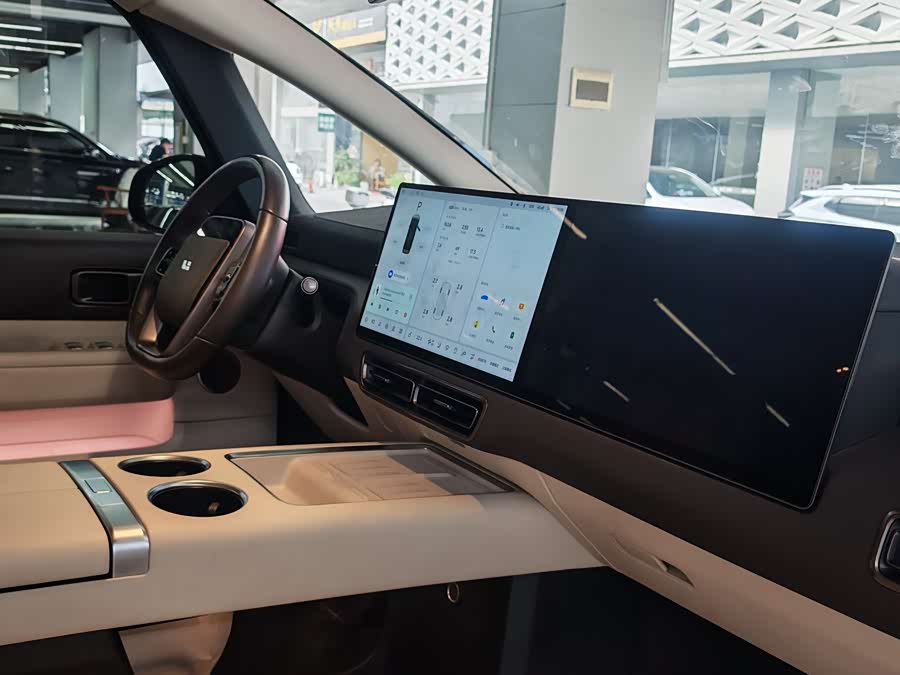 理想汽车 理想MEGA 2024 汽车图片 #25