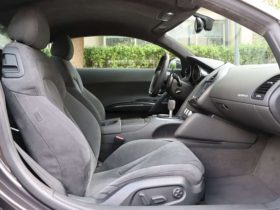 Audi R8 2012 immagine di auto #25