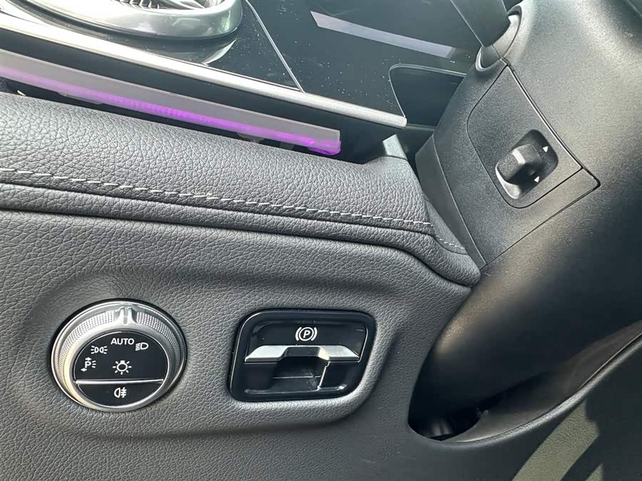 Mercedes-Benz EQS SUV 2023 car image #25