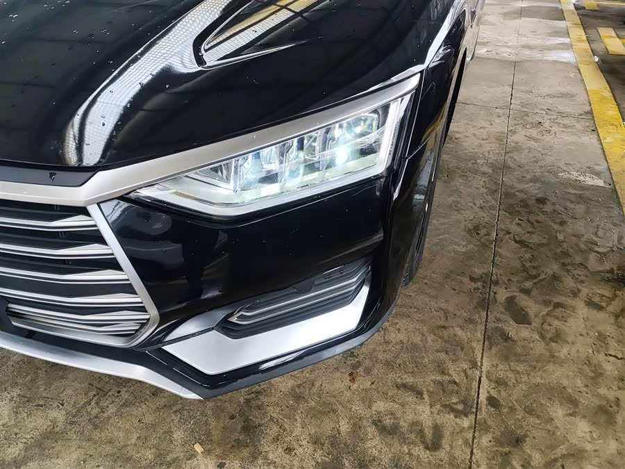 BYD e9 2021 car image #25