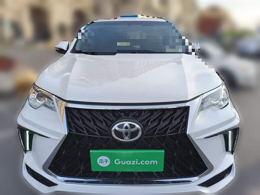 Toyota Fortuner 2017 صورة سيارة #25