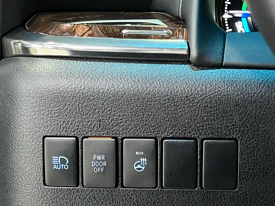 Toyota Alphard 2021 car image #25