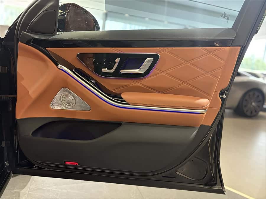 Mercedes-Benz Maybach S Class 2024 car image #25