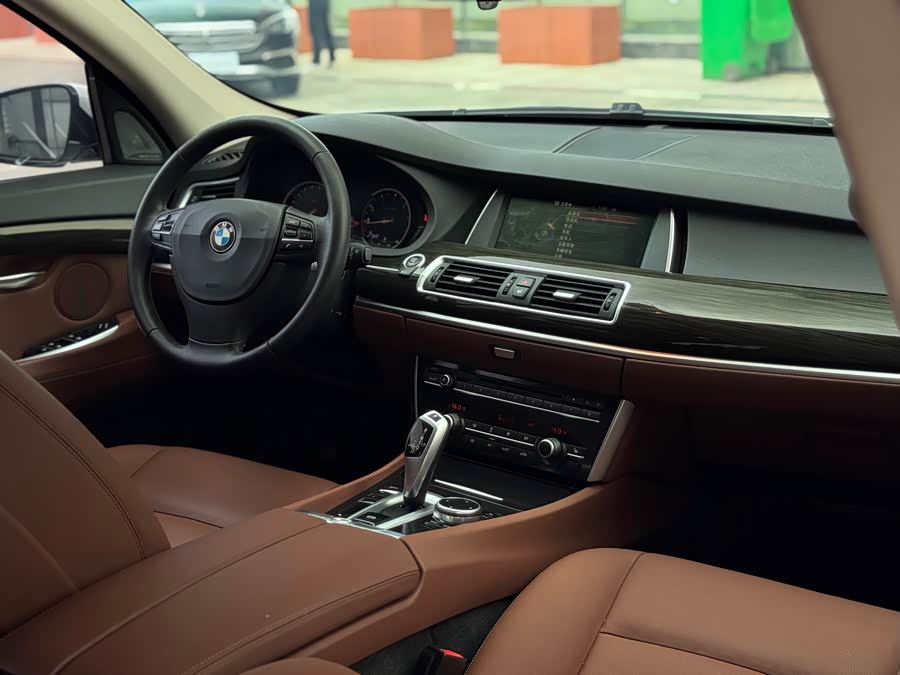 BMW 5 Series GT 2017 #25 BMW 5 Series GT 2017 صورة سيارة #25