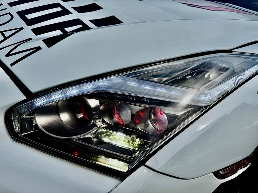 日产 日产GT-R 2010 汽车图片 #25