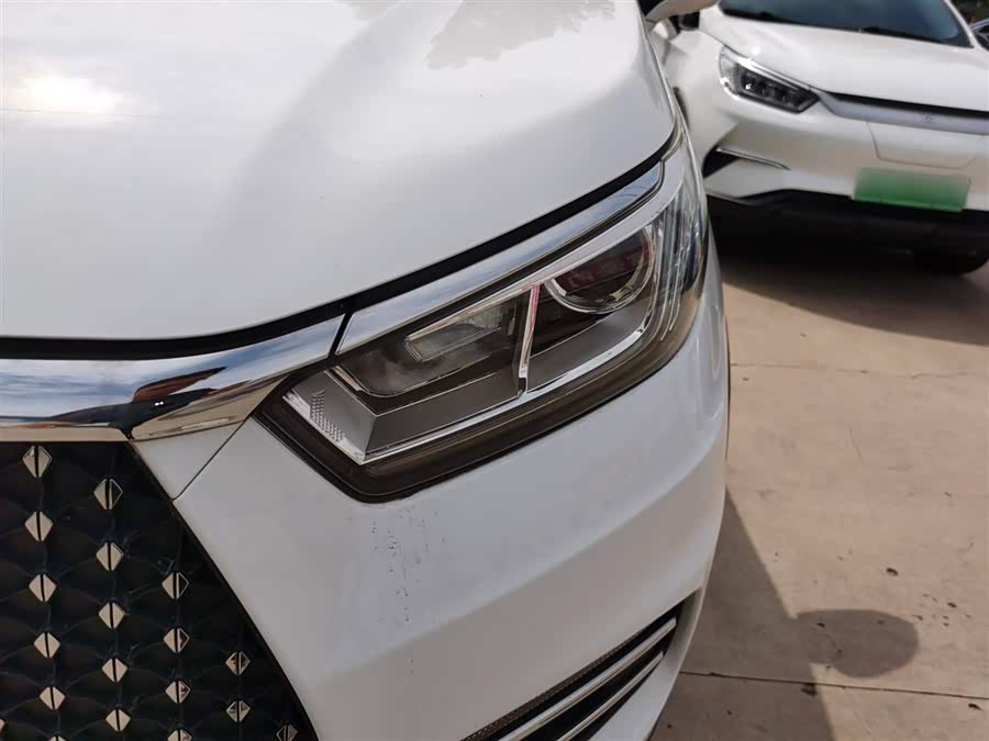 BYD S2 2020 car image #25