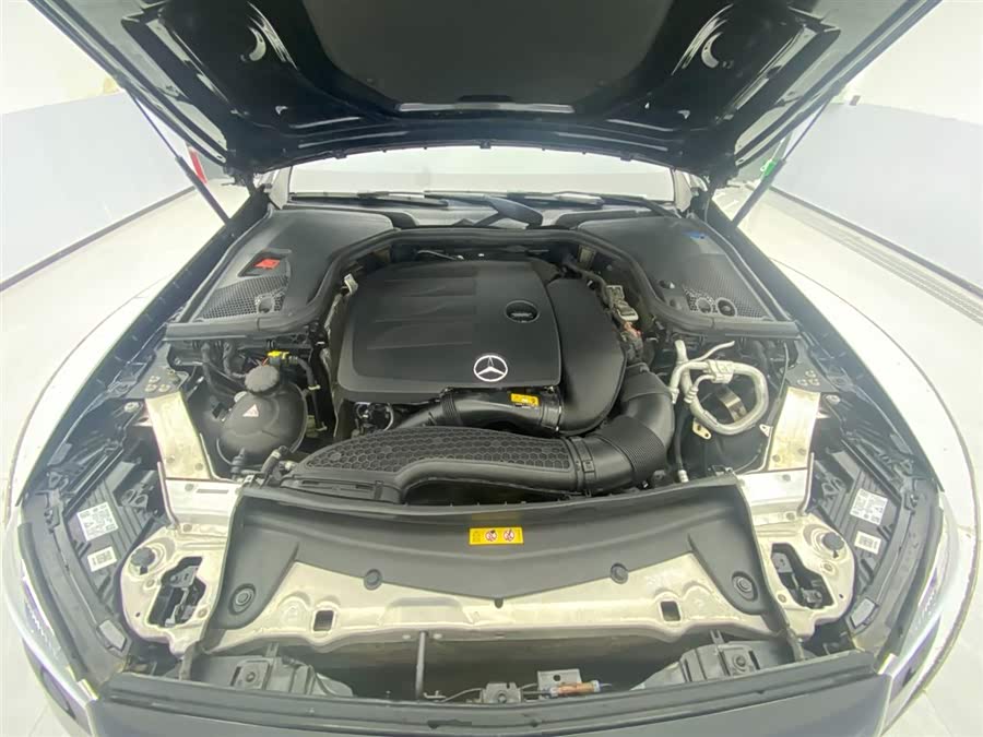 Mercedes-Benz E Class 2022 car image #25