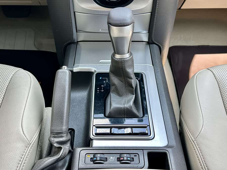 Toyota Land Cruiser Prado 2018 immagine di auto #25