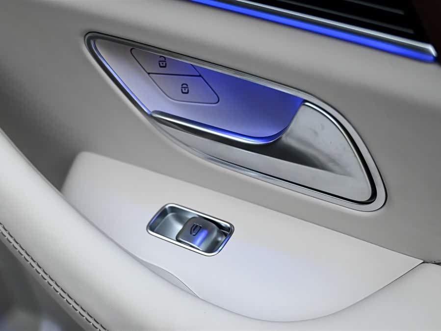 Mercedes-Benz Maybach GLS 2024 imagen de coche #25