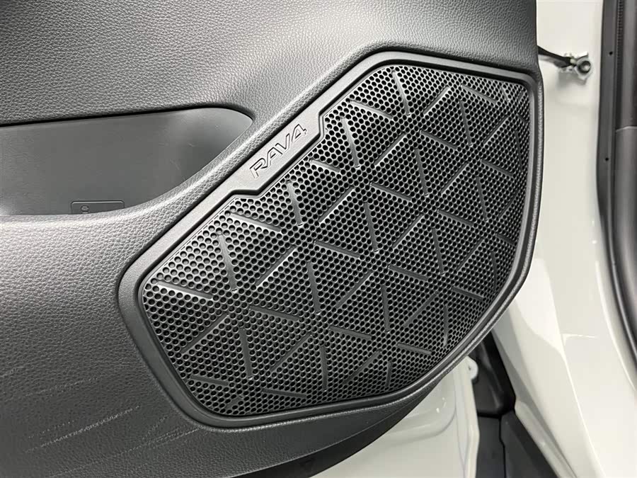 Toyota RAV4 2023 image de voiture #25