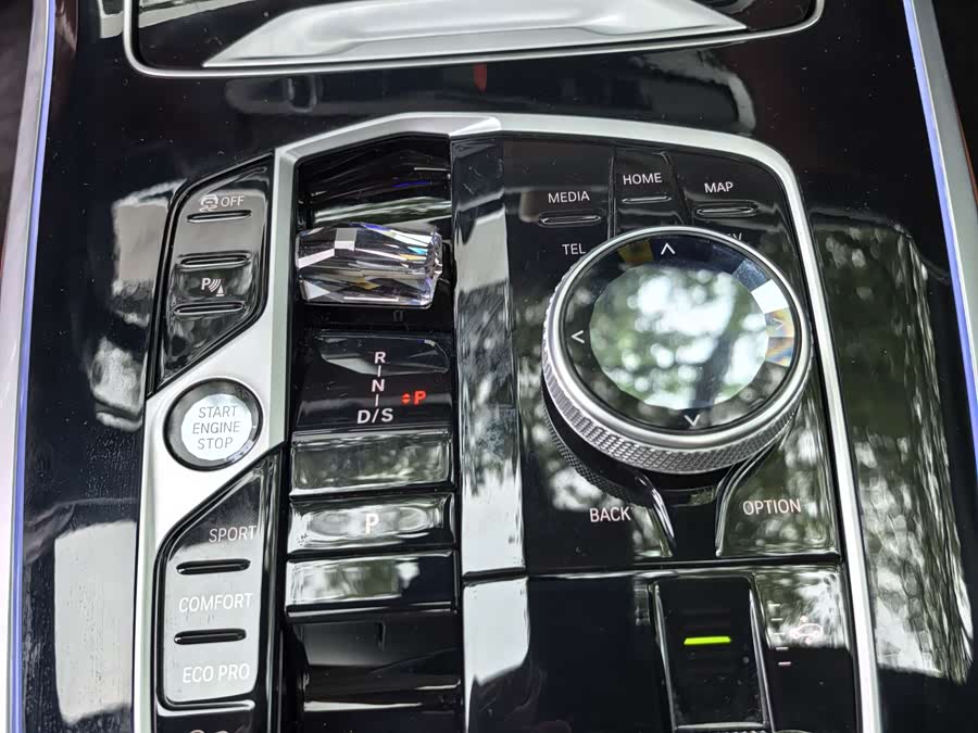 BMW X7 M60i 2023 #25 BMW X7 M60i 2023 car image #25