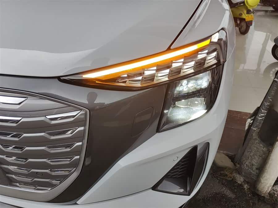 Audi Q5 e-tron 2024 immagine di auto #25