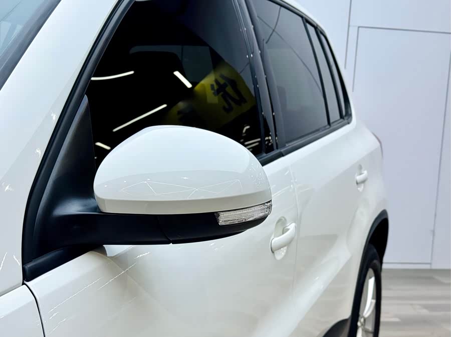Volkswagen Tiguan 2015 car image #25