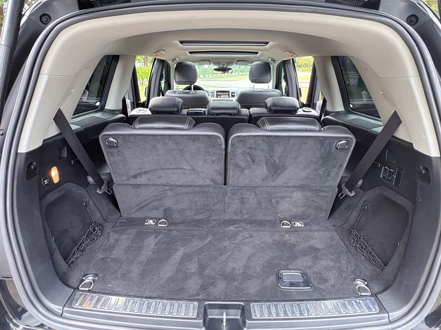 Mercedes-Benz GL Class 2017 immagine di auto #25