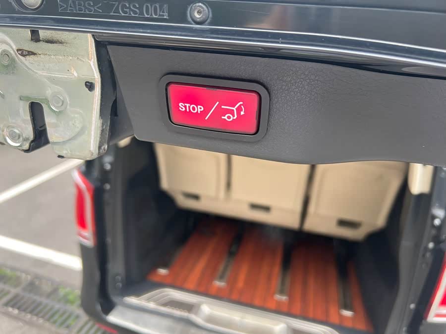 Mercedes-Benz V Class 2019 #25 Mercedes-Benz V Class 2019 car image #25