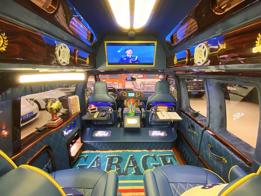 Ford E350 2010 car image #25