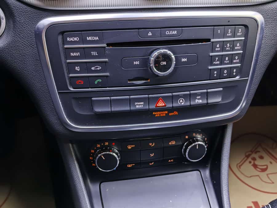 Mercedes-Benz GLA Class 2015 car image #25