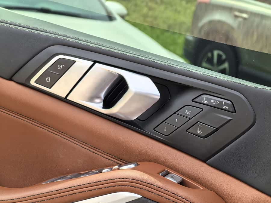 BMW X7 2023 immagine di auto #25