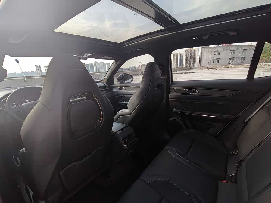 Lynk & Co 01 2022 image de voiture #25