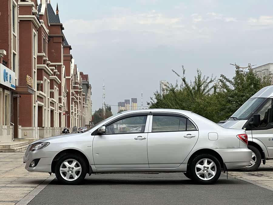 Toyota Reiz 2013 immagine di auto #25