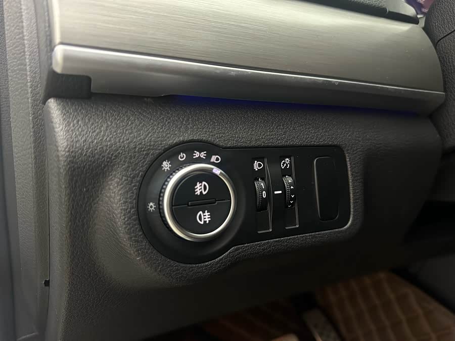 Haval H8 2017 car image #25