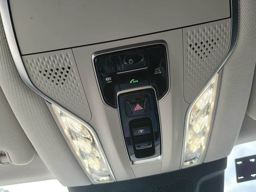 HongQi HS3 PHEV 2025 car image #25