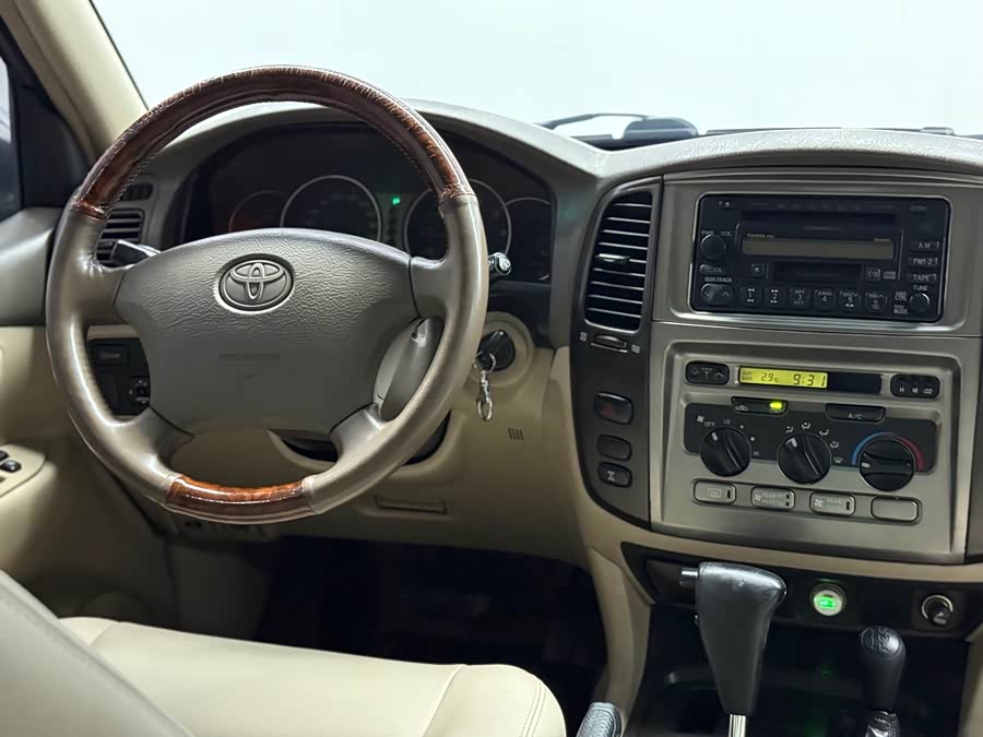 Toyota Land Cruiser 2005 car image #25