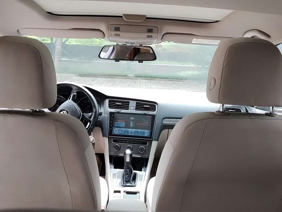 Volkswagen Golf 2015 car image #25