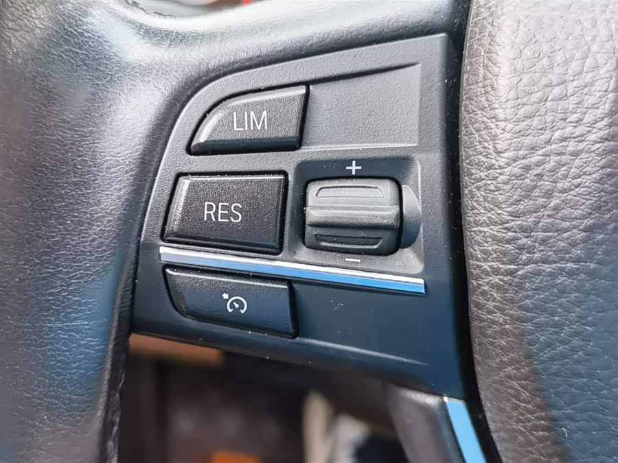 BMW i4 M50 2015 car image #25