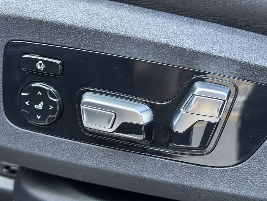 BMW X5 M 2021 car image #25