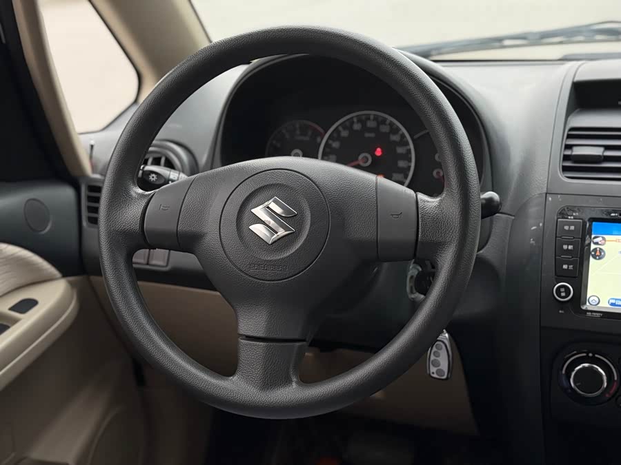 Suzuki SX4 Sedan 2014 imagem de carro #25