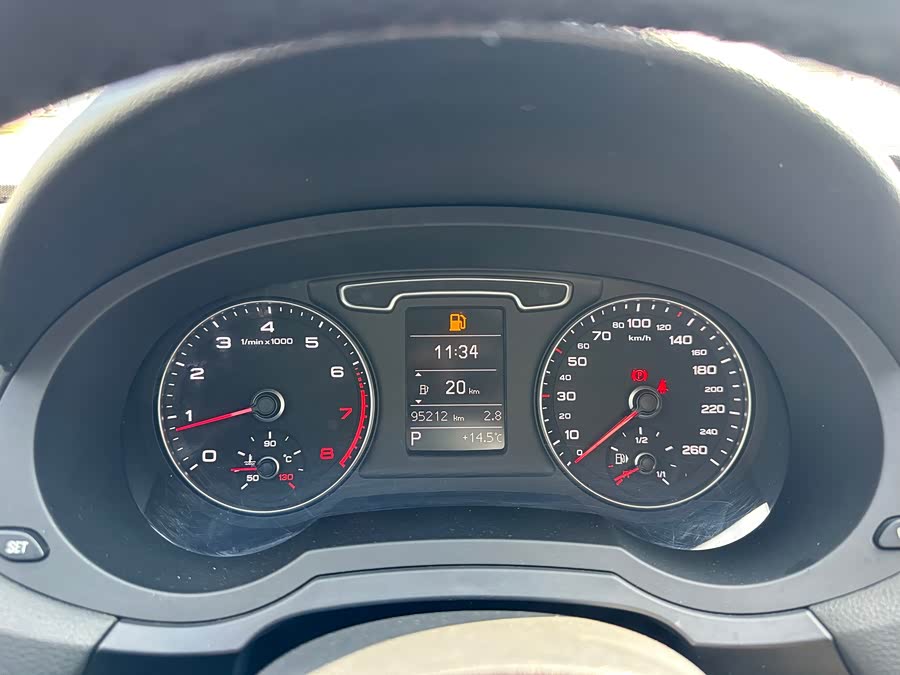 Audi Q3 2015 صورة سيارة #25