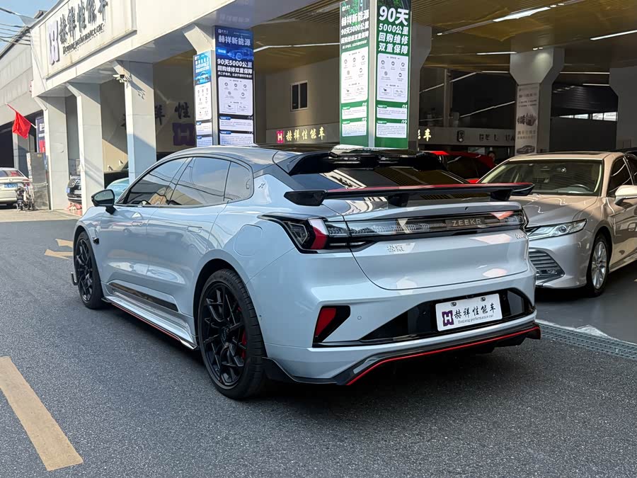 Zeekr 001 FR 2023 изображение автомобиля #25