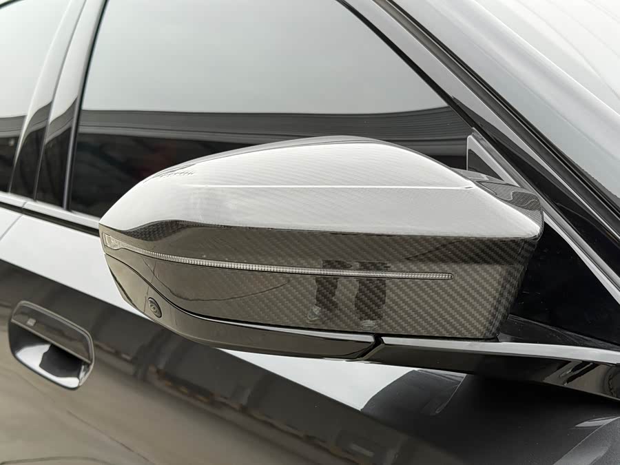 BMW M5 New Energy 2025 #25 BMW M5 New Energy 2025 car image #25