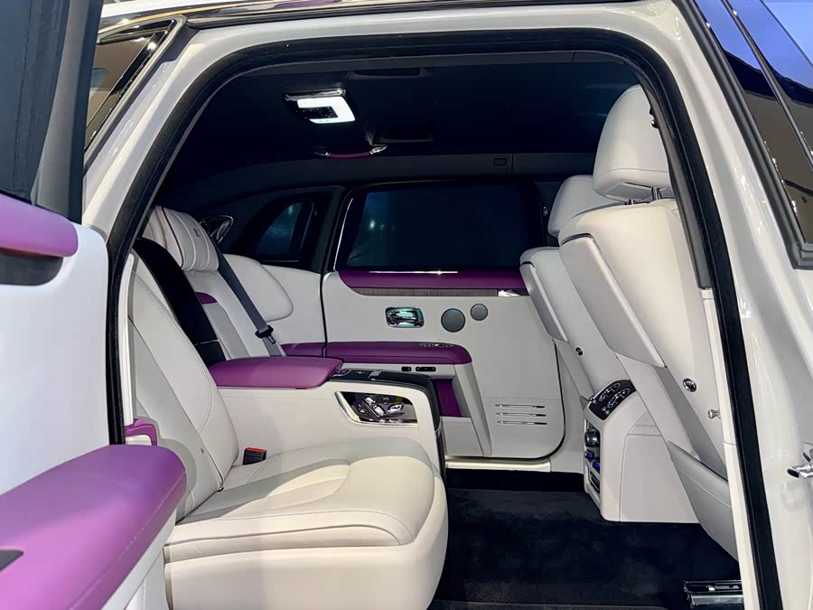 劳斯莱斯 古思特 2023 汽车图片 #25