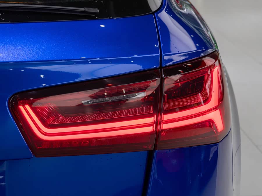 Audi RS 6 2017 صورة سيارة #25